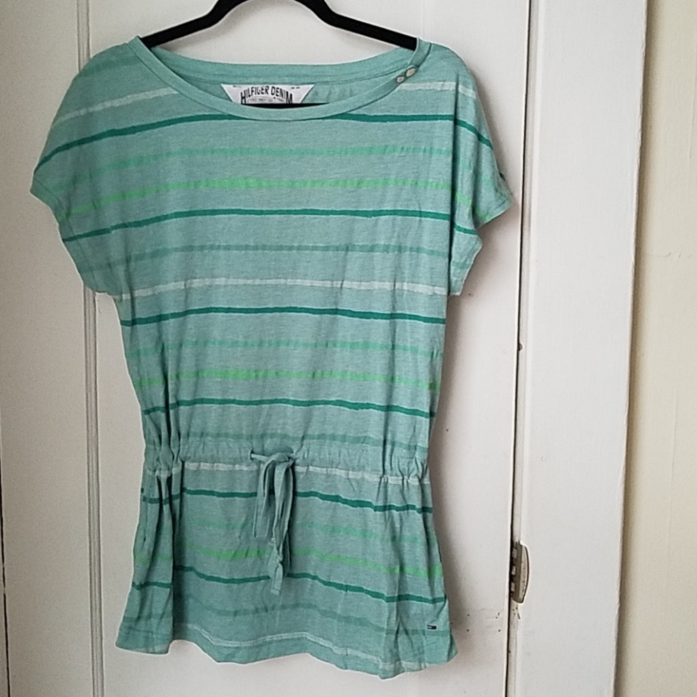 Cinched Tommy Hilfiger T-Shirt